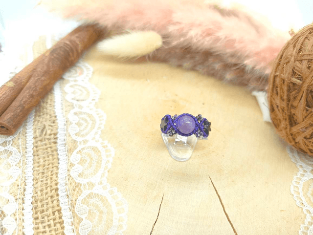 Bague violette améthyste avec étoiles hématite et perles miyuki 
