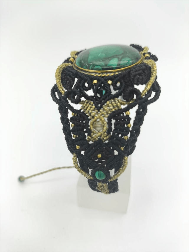 Bracelet micro macramé malachite sertie laiton doré 