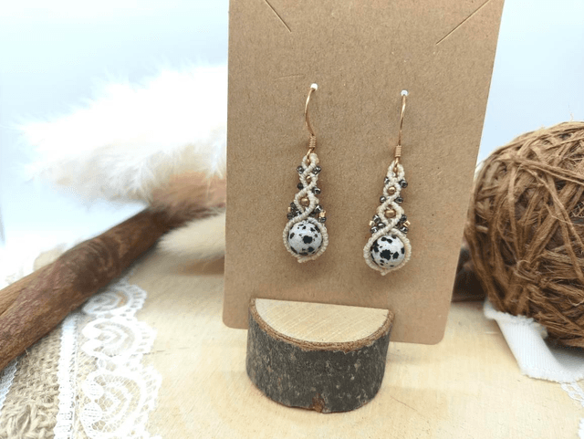 Boucles d&#039;oreilles perles laiton, perles miyuki et perles jaspe dalmatien 