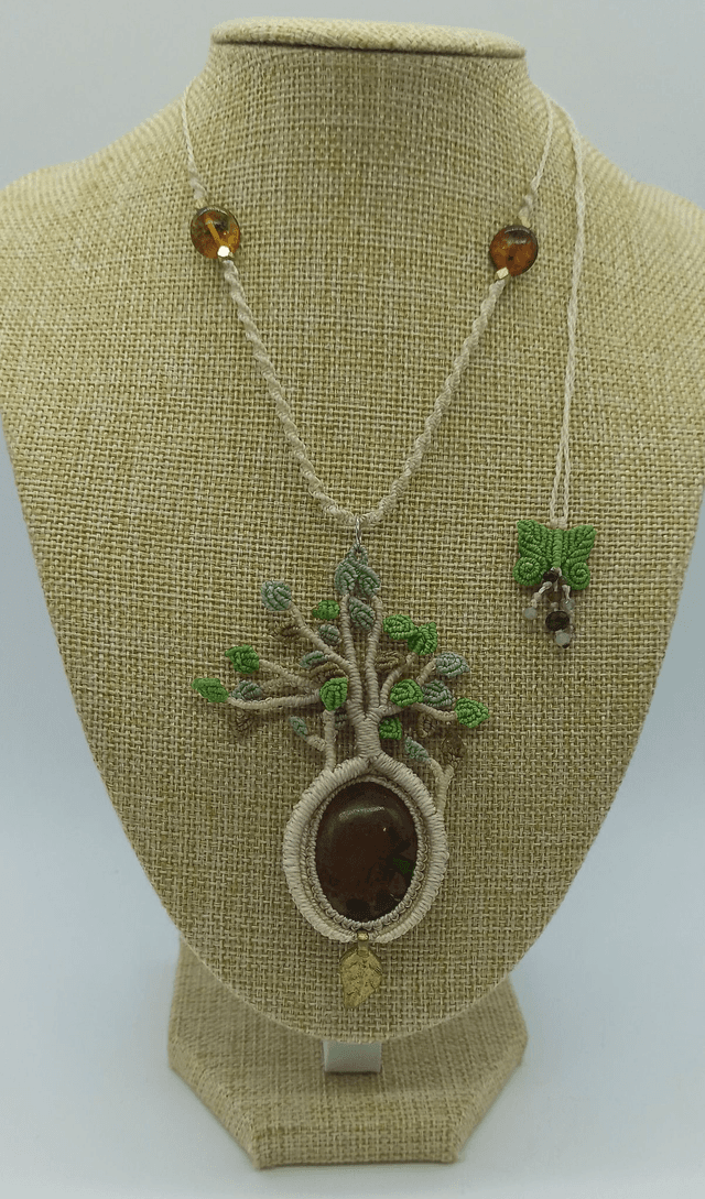 collier micro macramé ambre et tourmaline