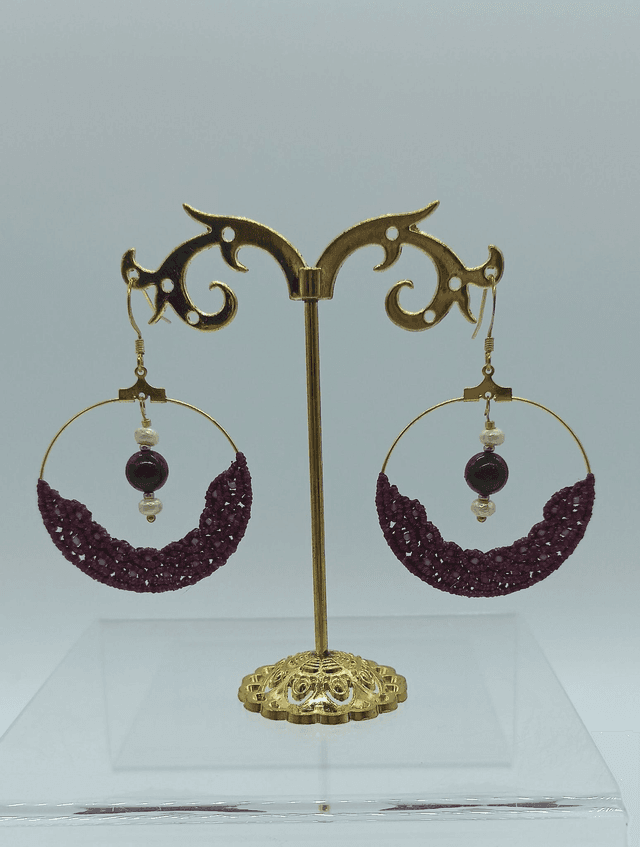 Boucles d&#039;oreilles créoles framboise avec pendant perles de grenat et miyuki baroques